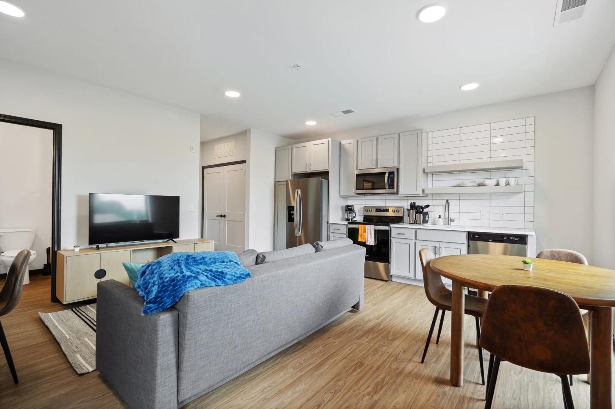 Cozysuites On Mass With Garage Parking #7 Ινδιανάπολη Εξωτερικό φωτογραφία